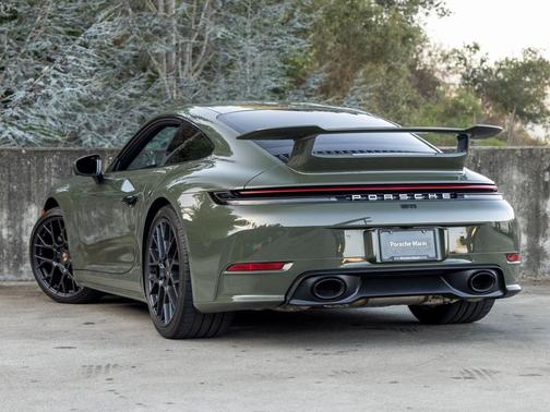 2025 Porsche 911 Carrera