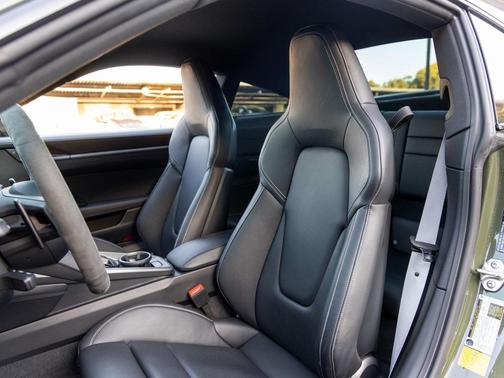 2025 Porsche 911 Carrera