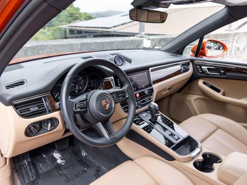 Papaya Metallic 2023 Porsche Macan Macan