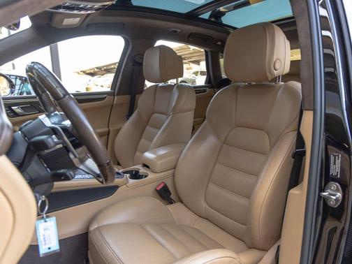 2016 Porsche Macan Macan Turbo