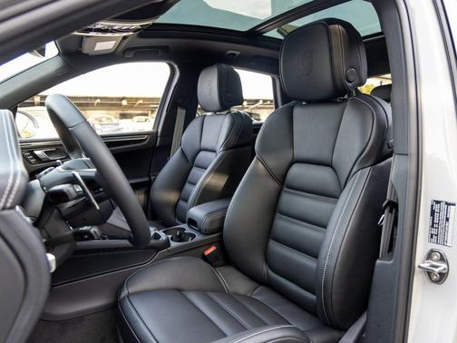 2026 Porsche Macan S