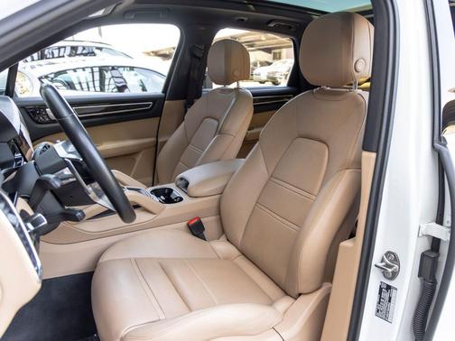 White 2021 Porsche Cayenne S