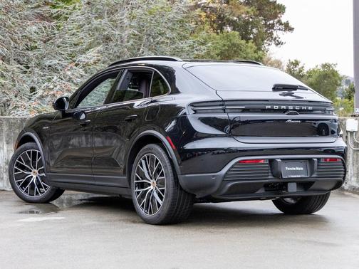 2025 Porsche Macan 