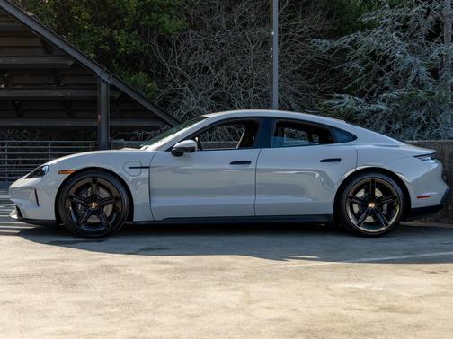 2025 Porsche Taycan 4