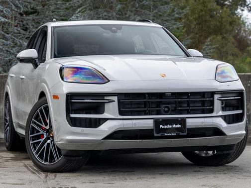2025 Porsche Cayenne GTS