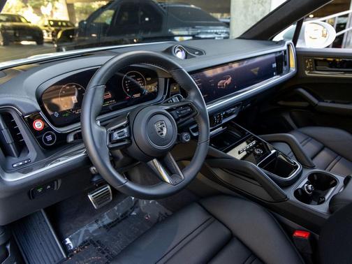2025 Porsche Cayenne Turbo