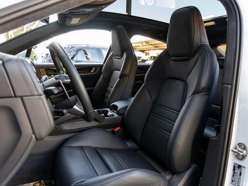 2025 Porsche Cayenne Turbo