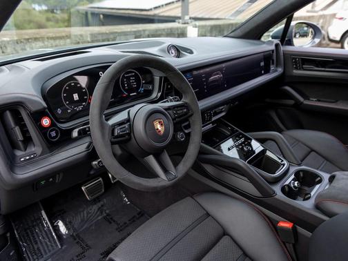 2026 Porsche Cayenne GTS