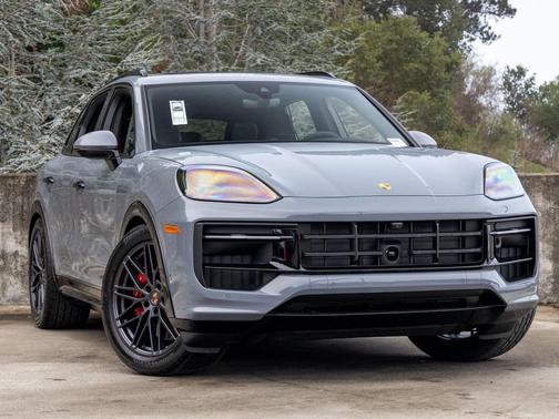 2026 Porsche Cayenne GTS