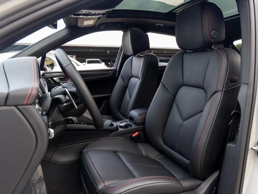 2026 Porsche Macan GTS