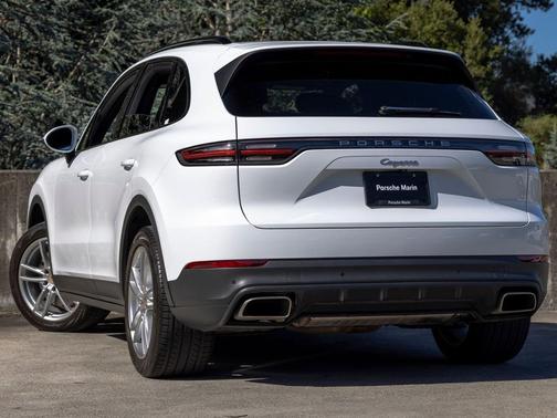 Carrara White Metallic 2021 Porsche Cayenne Cayenne