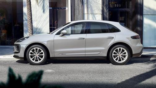 2022 Porsche Macan Base