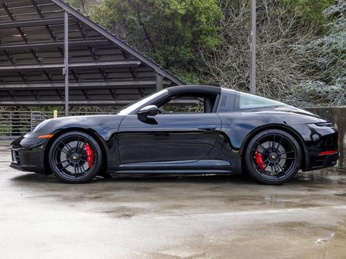 2024 Porsche 911 Targa 4 GTS