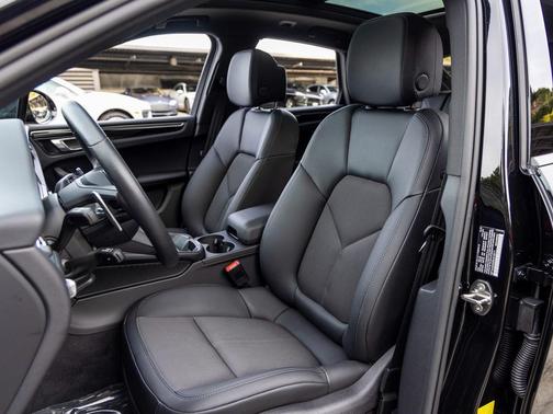 2025 Porsche Macan T