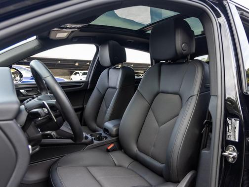 2025 Porsche Macan T