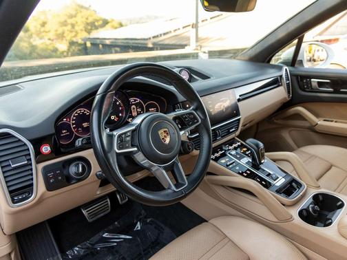 2023 Porsche Cayenne S