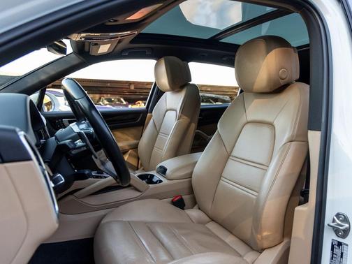 2023 Porsche Cayenne S