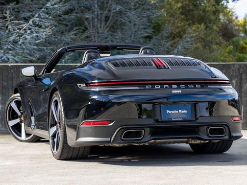 2025 Porsche 911 Carrera