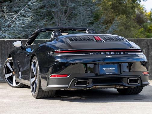 2025 Porsche 911 Carrera