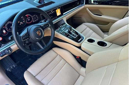 2023 Porsche Panamera 4