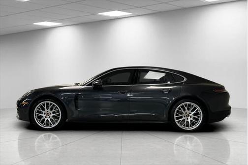 2023 Porsche Panamera 4