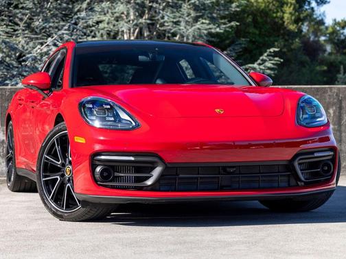 2023 Porsche Panamera Platinum Edition