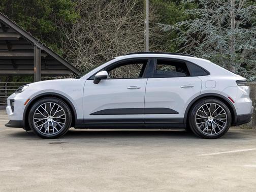 2025 Porsche Macan Electric
