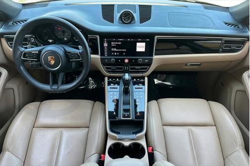 2022 Porsche Macan Base