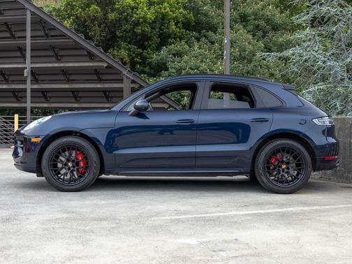 Night Blue 2021 Porsche Macan Macan GTS
