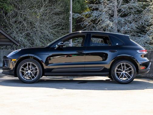 2022 Porsche Macan 