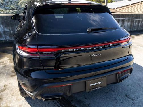 2022 Porsche Macan 