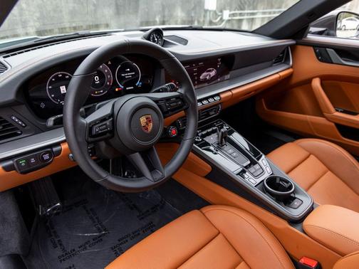 2025 Porsche 911 Carrera