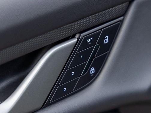 2025 Porsche Taycan 4