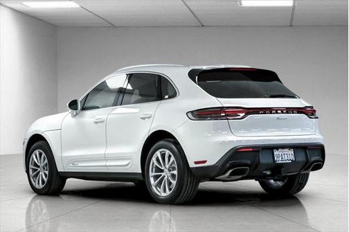2025 Porsche Macan Base