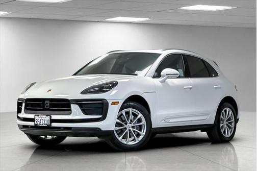 2025 Porsche Macan Base