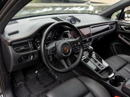 2022 Porsche Macan S