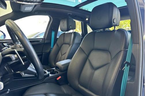 2022 Porsche Macan Base