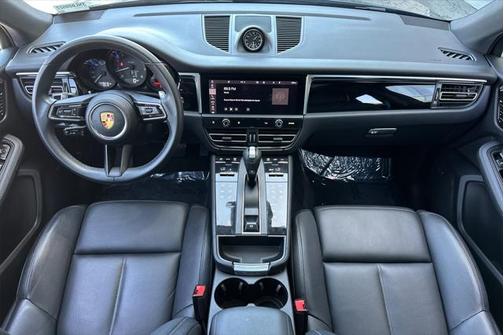 2022 Porsche Macan Base