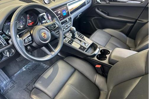 2022 Porsche Macan Base