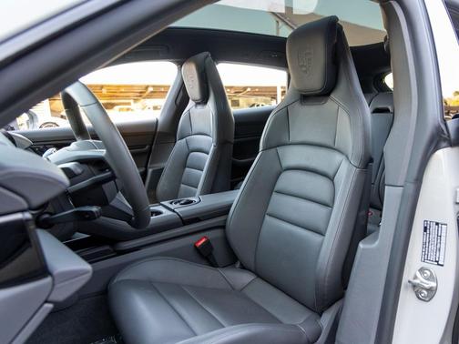 2025 Porsche Taycan 4S