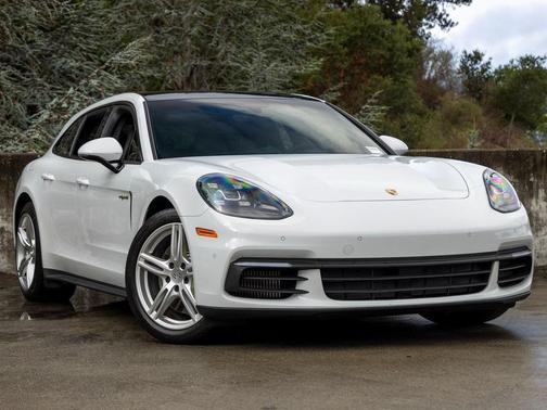 2018 Porsche Panamera 4