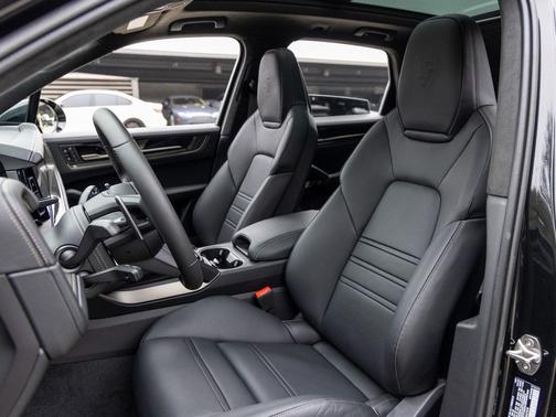 2025 Porsche Cayenne Cayenne Turbo E-Hybrid