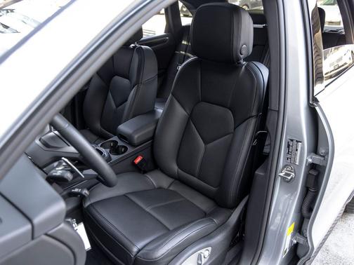 Dolomite Silver Metallic 2025 Porsche Macan Macan