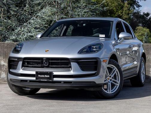 Dolomite Silver Metallic 2025 Porsche Macan Macan