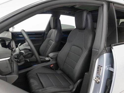 2025 Porsche Macan Electric