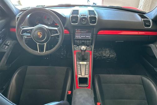 2016 Porsche Cayman GT4