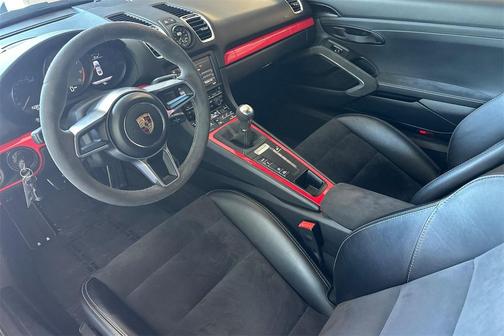 2016 Porsche Cayman GT4