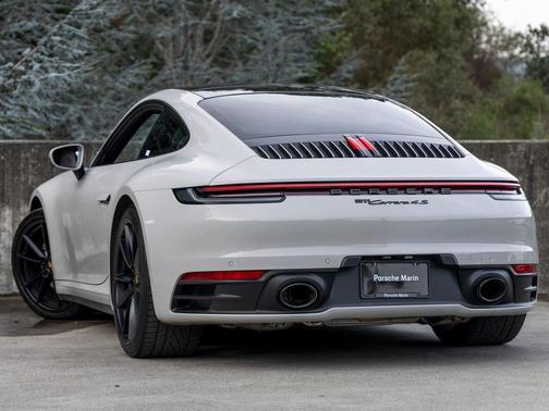 2020 Porsche 911 Carrera 4S
