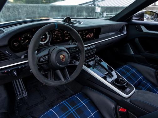 2024 Porsche 911 Dakar