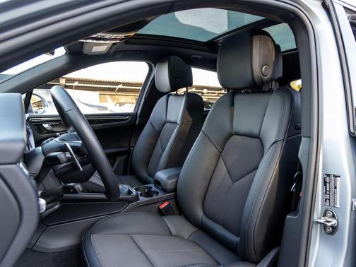 2025 Porsche Macan T